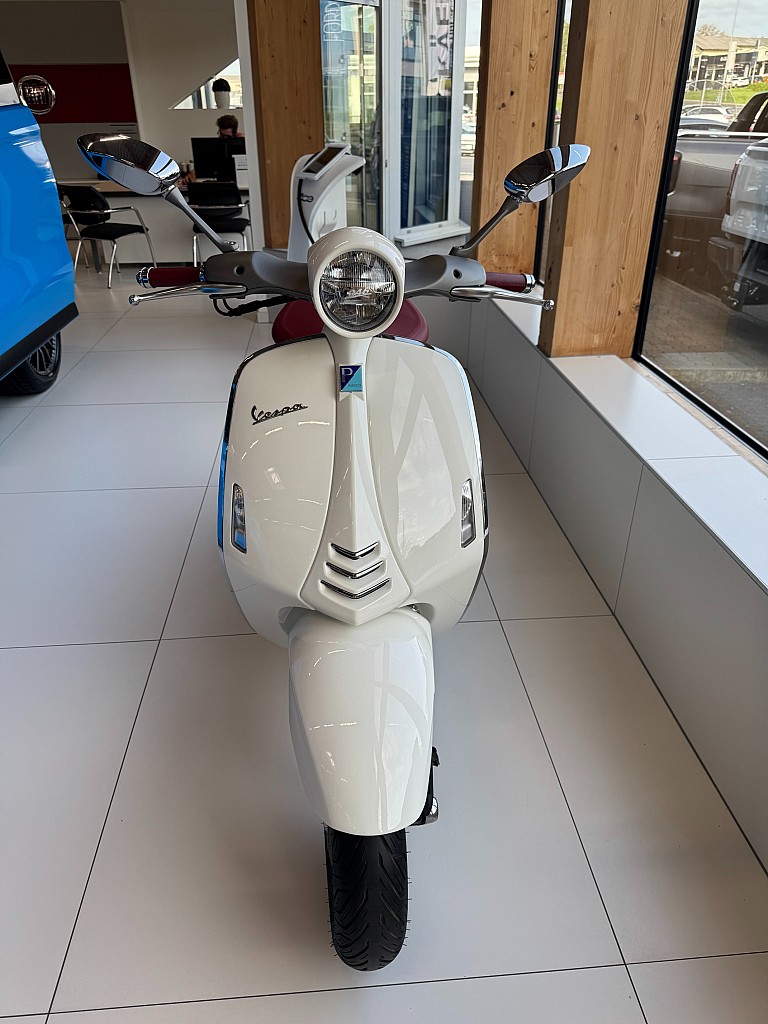 Vespa 946 VESPA 125 ABS 946 VESPA 125 ABS