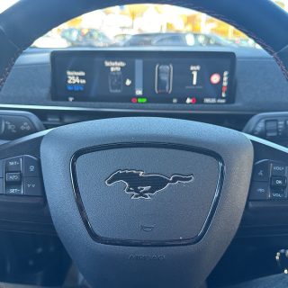 Ford Mustang Mach-E AWD Elektro Extended Range
